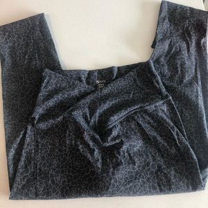 Buffbunny Grey Floral Siren Leggings